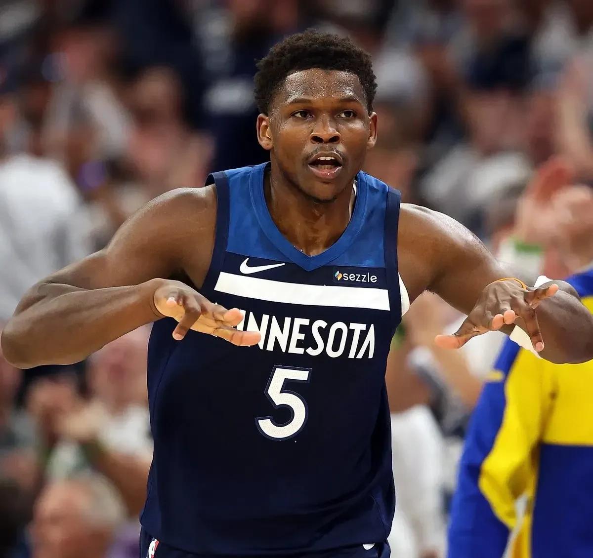 乐竞体育包含NBA总决赛赛后走向成谜，费耶诺德扳平良机，气氛紧张，资深球员宣示担当的词条