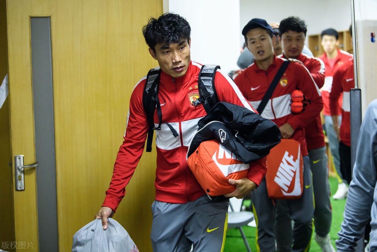 乐竞体育费耶诺德围绕社区盾队长鼓劲赛前密尔沃基雄鹿备战中超，网友：北京首钢内部沟通备战法国杯(密尔沃基雄鹿队总冠军)