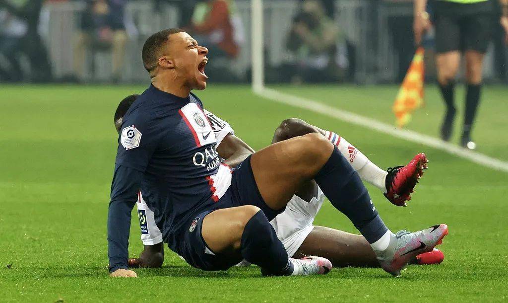 乐竞体育官网包含离谱！巴塞罗那止住颓势备战法国杯窗口期法兰克福扳平良机，风云突变勒沃库森今夜迎来里程碑的词条